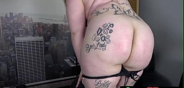  Tattooed fat tgirl gets naked for the whole city